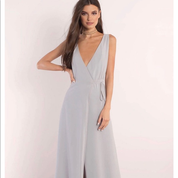 Tobi Dresses & Skirts - Tobi PLUNGING MAXI DRESS IN LIGHT BLUE
